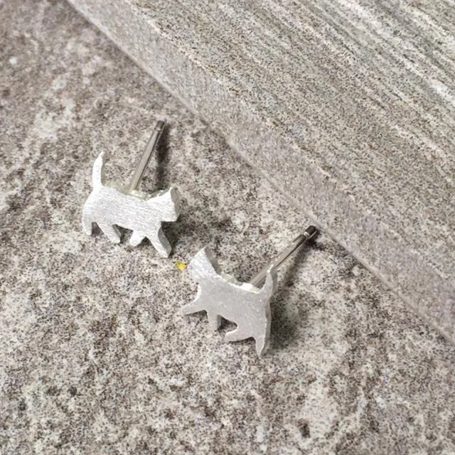 925 STERLING SILVER SMALL WALKING CAT STUD EARRINGS