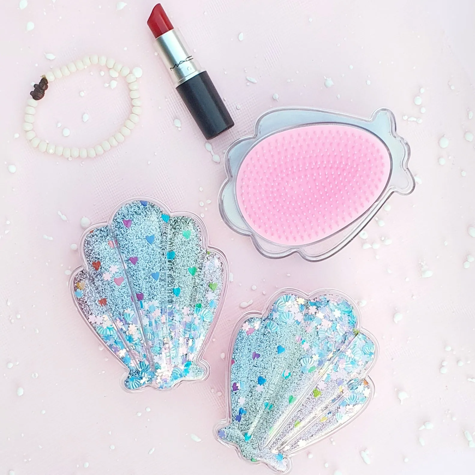 Shimmer Shell Hand Comb - Multicolour